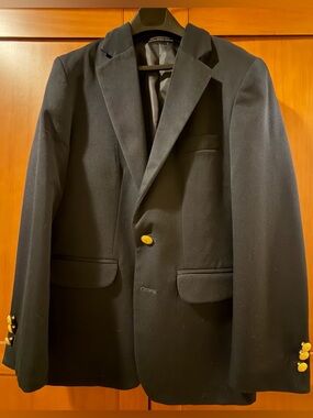 BOYS IZOD NAVY BLAZER
EXCELLENT CONDITION/WORN ONCE